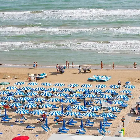 Hr Senigallia, Già Ritz Hotel Senigallia