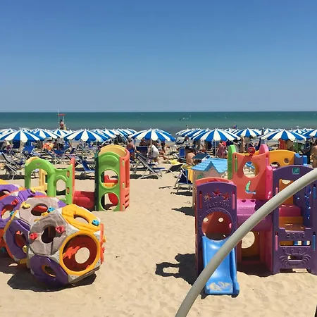 Hr Senigallia, Già Ritz
