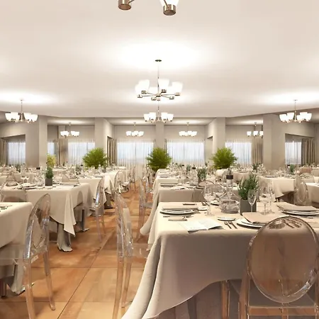 Hr Senigallia, Già Ritz Hotel 4*