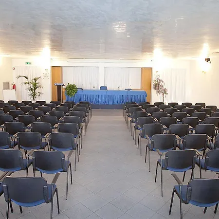 Hr Senigallia, Già Ritz Hotel 4*