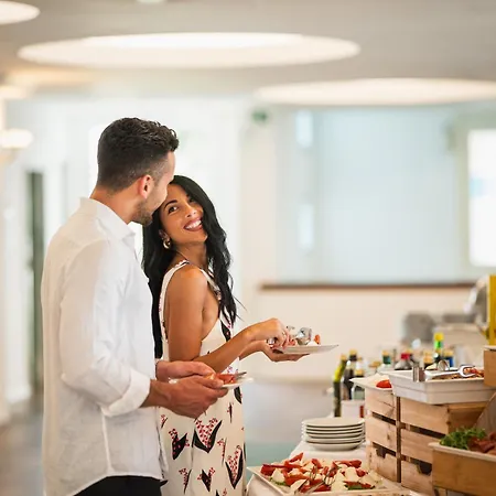 Hr 4* 西尼加利亚