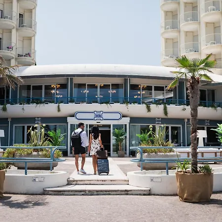 Hr 4* 西尼加利亚